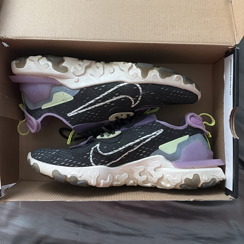 Nike reaction vision gravity purple volt